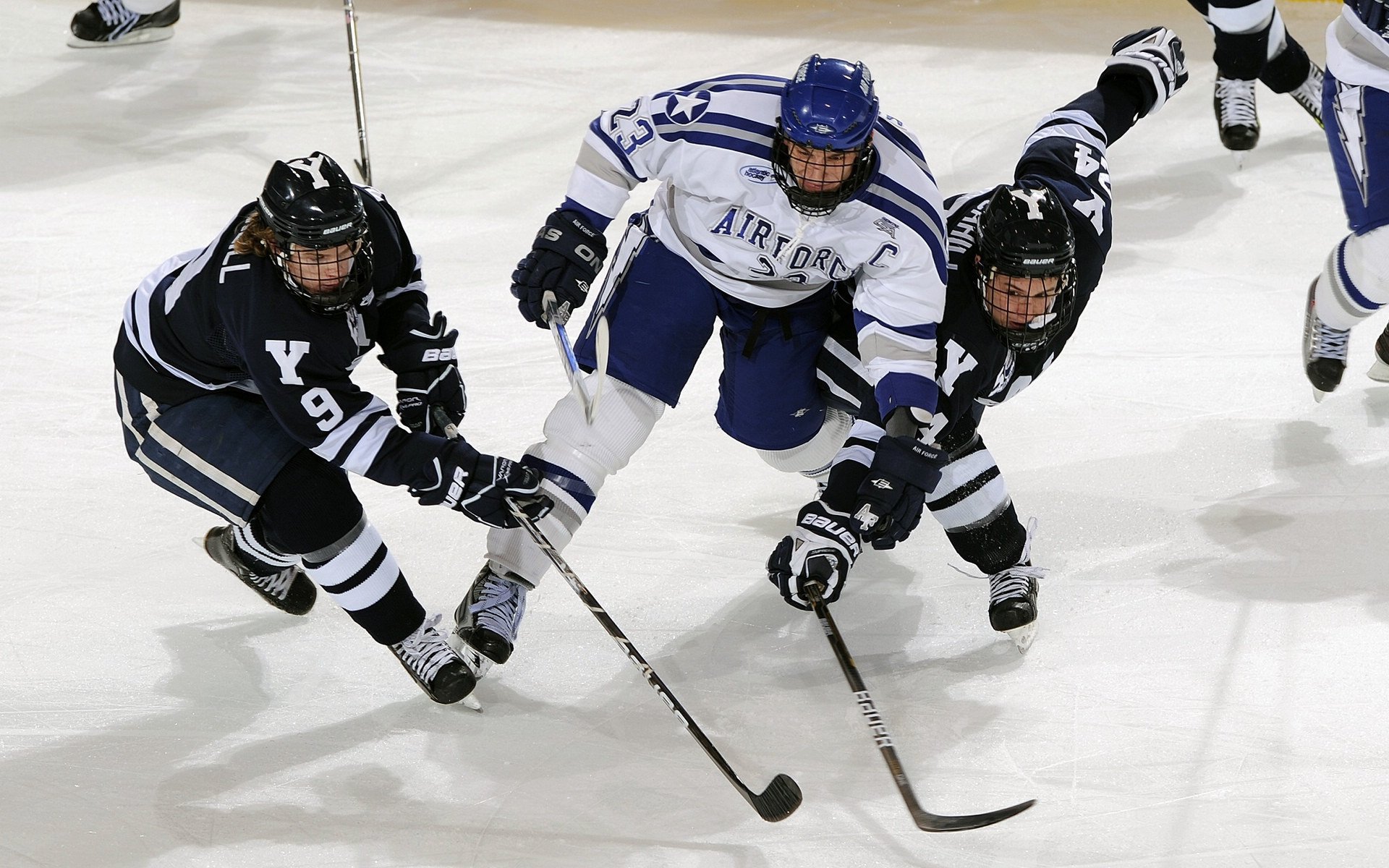 球迷自制海报，点亮欧冠赛场，欧冠海报,简笔画