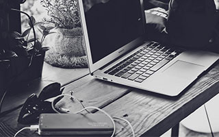 开云官网APP下载-主场球迷气氛是否直接影响胜率表现，球迷冲入球场会受到处理